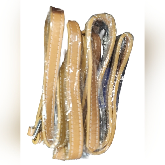 Burberry Crossbody Wallet - Picture 4 of 11